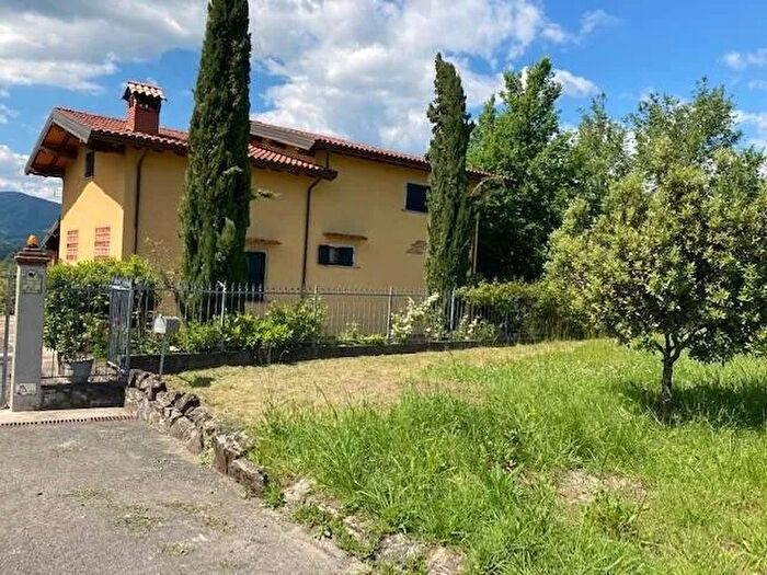 Casa con 6 locali in vendita in Via Nazionale, Aulla