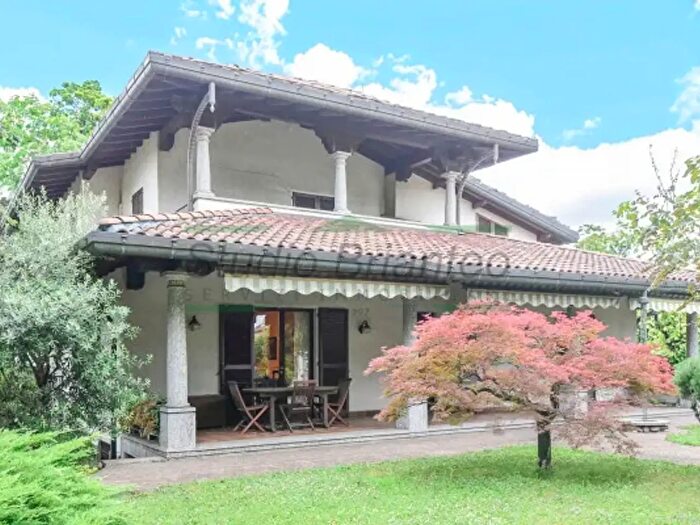 Casa con 6 locali in vendita in Via Arturo Toscanini, Giussano