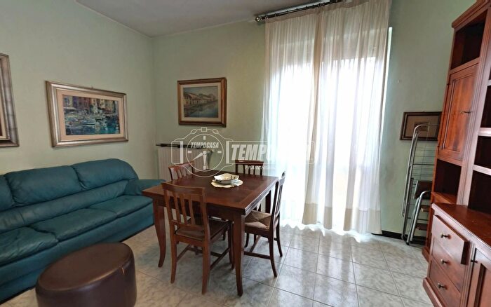 Appartamento trilocale in affitto in Via Ermanno Barigozzi, Milano