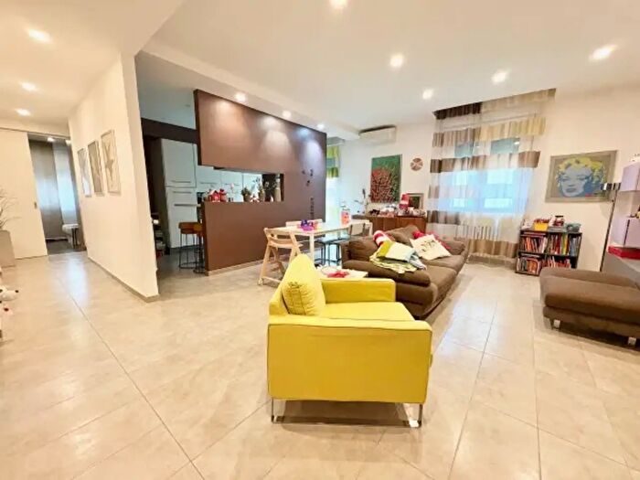 Appartamento quadrilocale in vendita in Via Silvio Pellico, Reggio Emilia