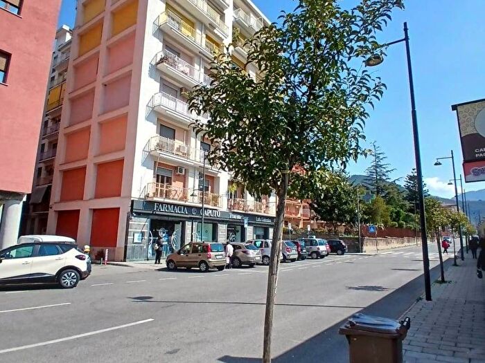 Appartamento quadrilocale in affitto in via Vrusso, Centro, Nocera Superiore