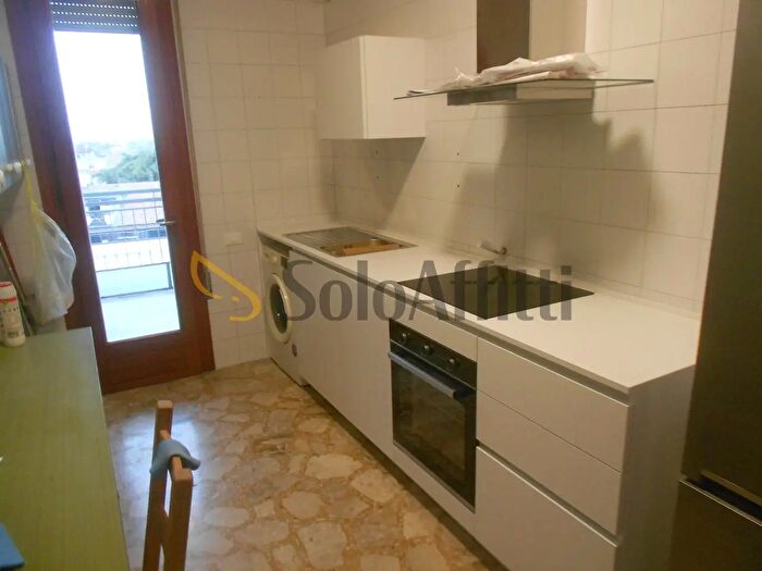 Appartamento con 6 locali in affitto in Corso Milano, Padova