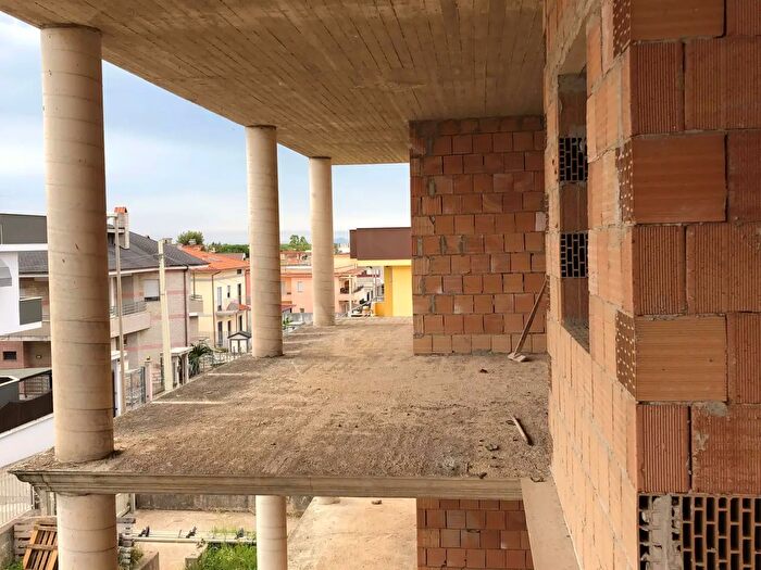 Appartamento con 7 locali in vendita in Mondragone