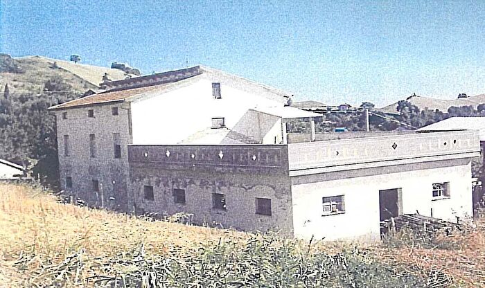 Casa con 19 locali in vendita in Bivio per Force, Rotella