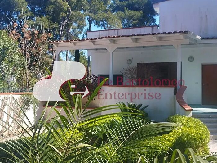 Casa con 5 locali in affitto in Via Collins, Castellaneta