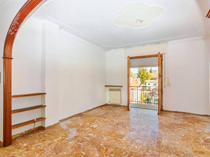 Appartamento con 5 locali in affitto in Viale Regina Elena, Centro, Stazzano