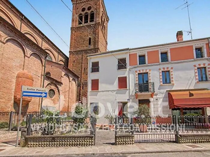 Casa con 6 locali in vendita in Via Botte Panaro, Bondeno