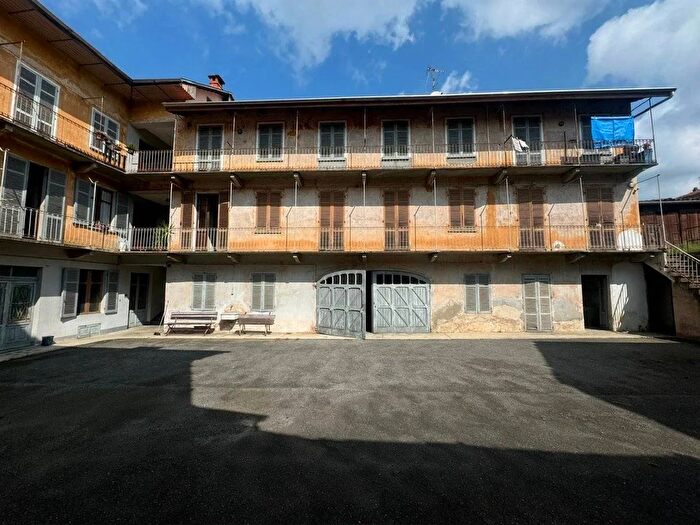 Casa con 14 locali in vendita in Corso Libertà Brusnengo, Brusnengo