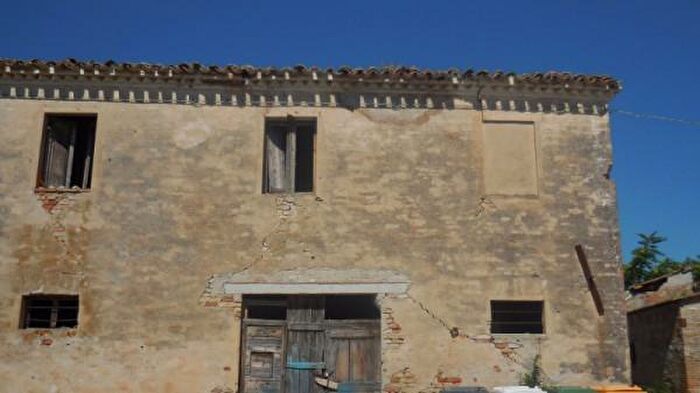 Casa con 6 locali in vendita in Via Montelatiere, San Marcello