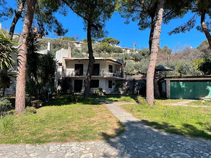 Appartamento con 5 locali in affitto in Via dellAngolo, Centro, Sperlonga