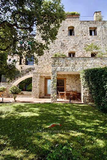 Casa con 11 locali in vendita in Sanremo