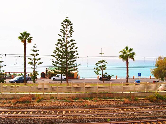Appartamento bilocale in affitto in Via Montello, Centro, Bordighera