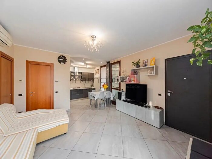 Appartamento trilocale in vendita in Calco