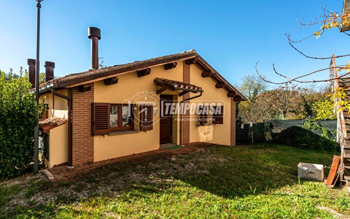 Appartamento quadrilocale in vendita in Via Piane, Matelica