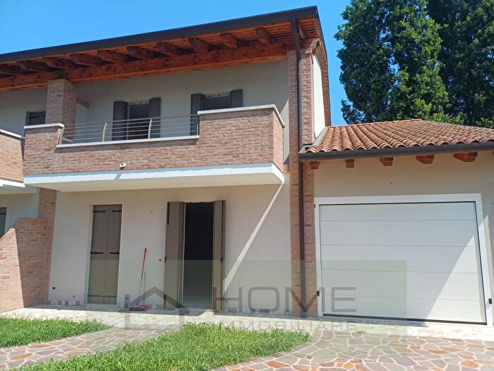 Casa quadrilocale in vendita in Via Caltana, Campodarsego