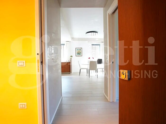Appartamento trilocale in vendita in Viale Giuseppe Garibaldi, Venezia