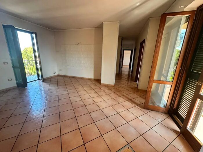 Appartamento quadrilocale in vendita in Via Enrico De Nicola, Nola