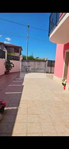 Casa con 6 locali in vendita in Melilli