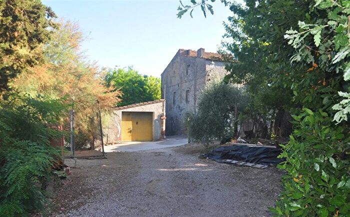Casa con 10 locali in vendita in Orciano Pisano