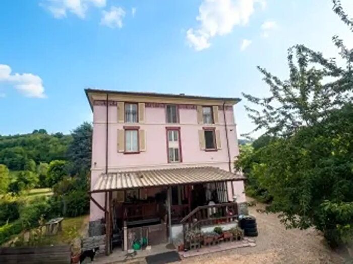 Casa con 6 locali in vendita in Via Roma, Redavalle