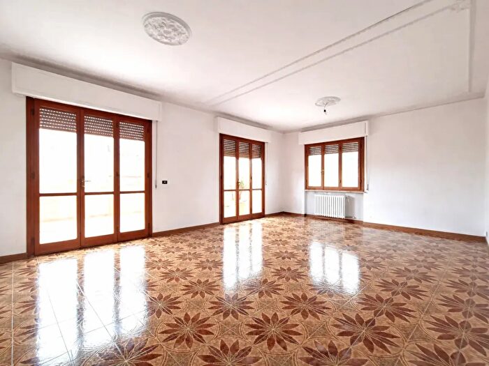 Appartamento con 5 locali in vendita in Vicopisano