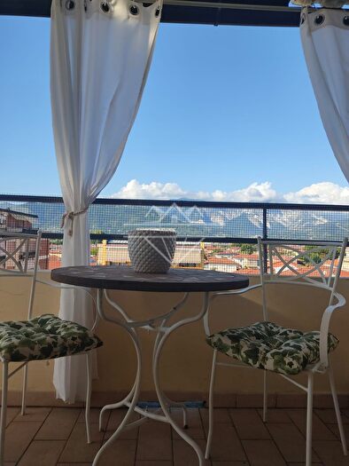 Appartamento trilocale in affitto in Carrara