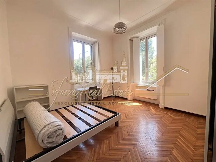Appartamento trilocale in affitto in Via Spartaco, Milano