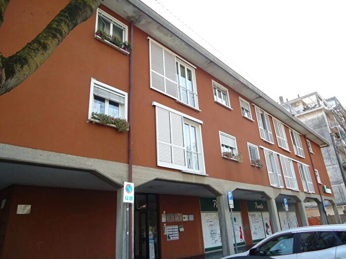 Appartamento quadrilocale in vendita in Piazza Giovane Italia, Somma Lombardo