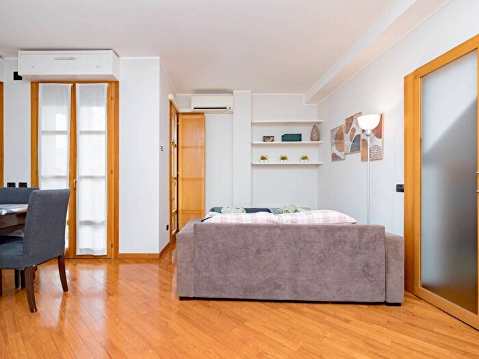 Appartamento bilocale in affitto in Corso San Gottardo, Milano