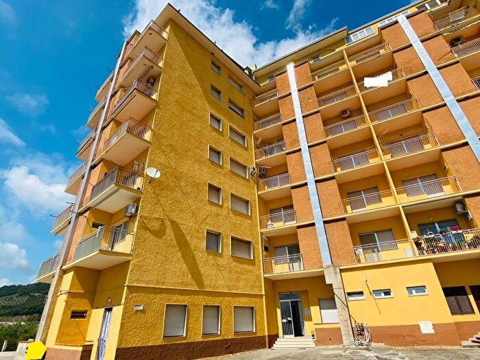 Appartamento bilocale in affitto in Via Marinella, Cartolano, Falerna