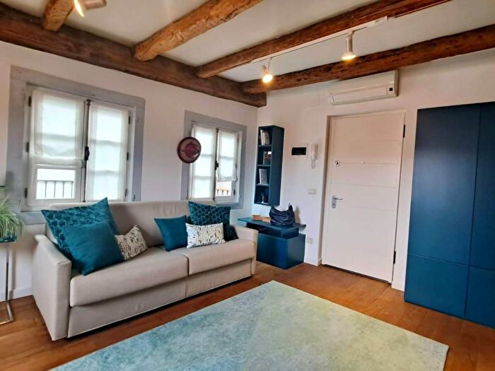 Appartamento bilocale in affitto in Via Paolo Mazzurana Oss, Centro Storico, Trento