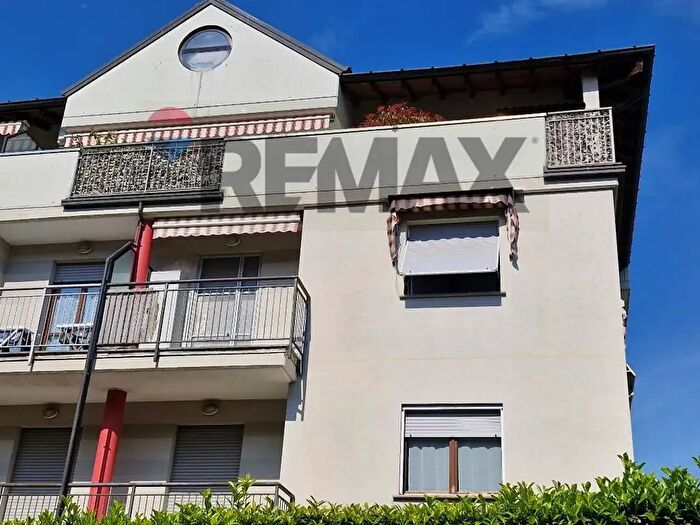 Appartamento trilocale in vendita in Via Merano, Varese