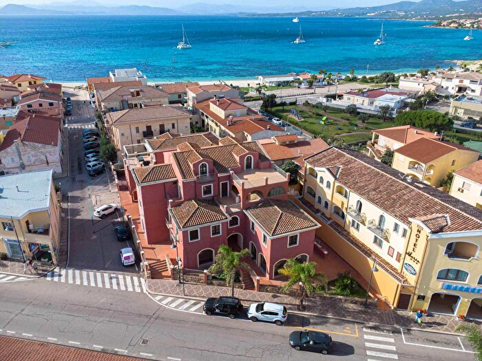Appartamento quadrilocale in vendita in Via Giovanni da Verrazzano, Golfo Aranci