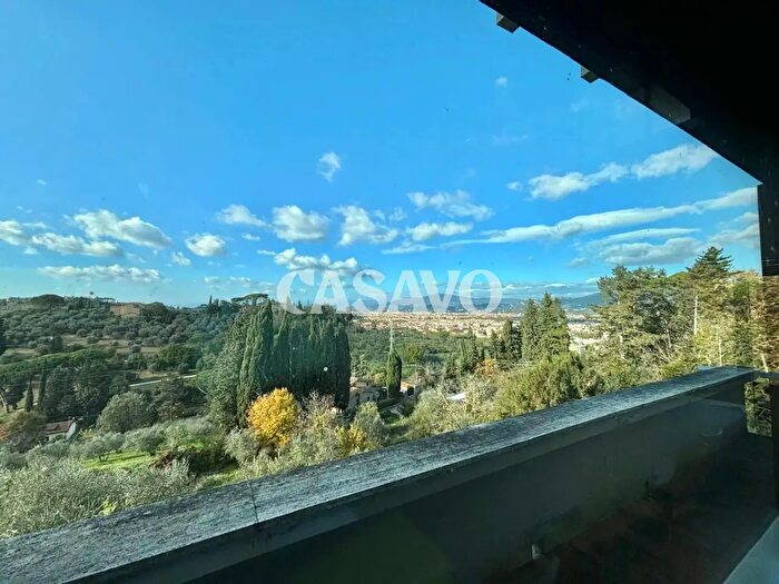 Appartamento con 6 locali in vendita in Via Buia, Firenze