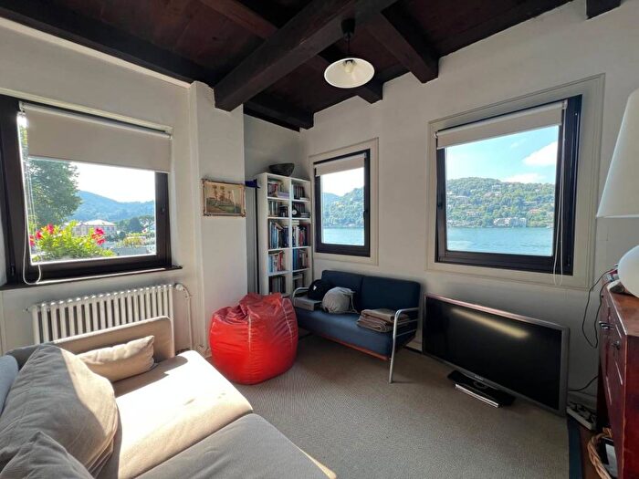 Casa bilocale in affitto in Viale Geno, Via Torno Via Geno, Como