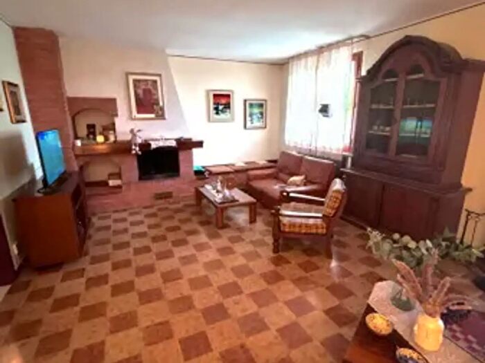 Casa con 6 locali in vendita in Luzzara