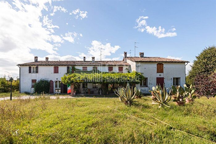 Casa quadrilocale in vendita in Via Provinciale Lugo, Solarolo
