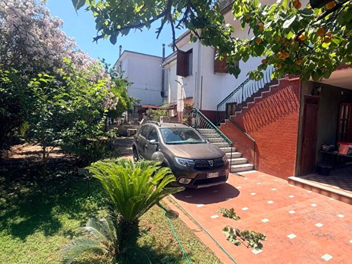 Appartamento trilocale in affitto in Viale Raffaello Sanzio, Baia Verde, Castel Volturno