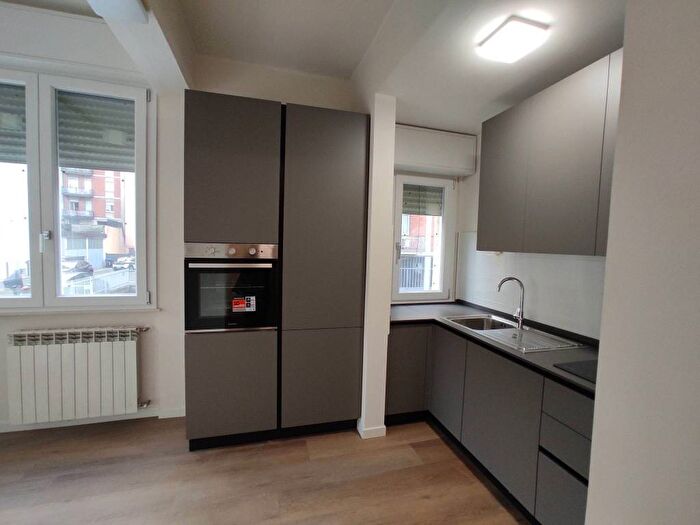 Appartamento trilocale in affitto in Via Lorenzo Valla, Dante Cheope, Piacenza