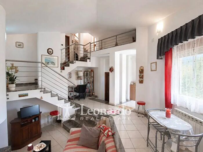 Casa con 14 locali in vendita in Via dell'Elta, Massarosa