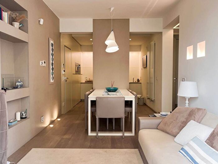 Appartamento trilocale in affitto in Via Ermenegildo Pistelli, Lido di Camaiore, Camaiore