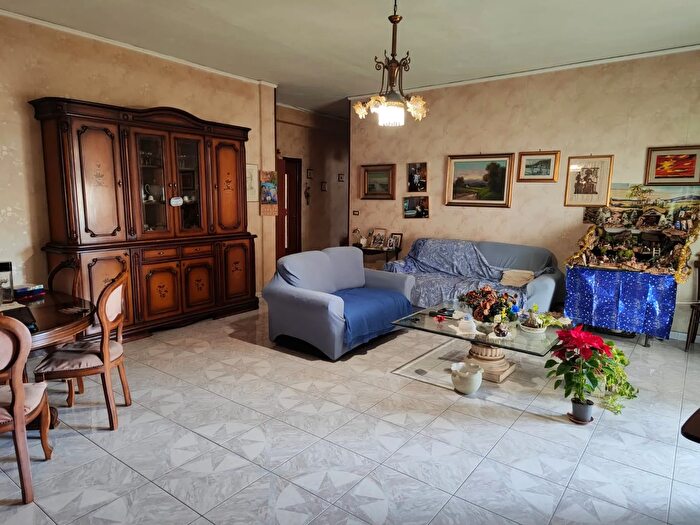 Appartamento con 5 locali in vendita in Marano Di Napoli