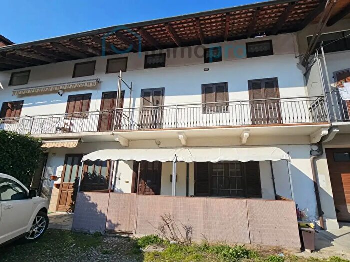 Casa con 5 locali in vendita in Via Cesare Battisti, Favria