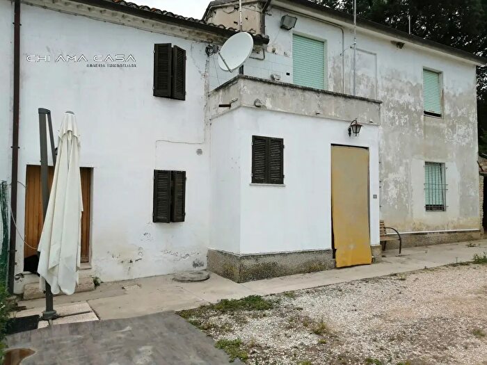 Casa con 5 locali in vendita in Strada Comunale Fornaciotti, Fano