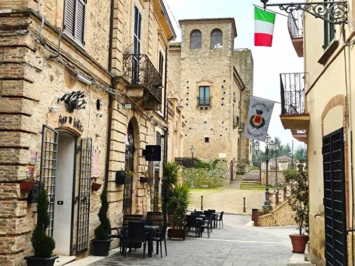 Appartamento con 10 locali in vendita in Crecchio