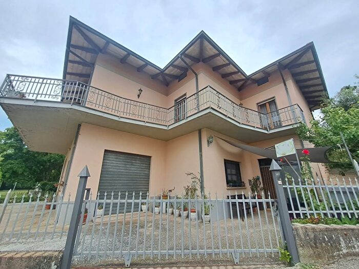 Casa con 9 locali in vendita in Via Giacomo Puccini, Giove