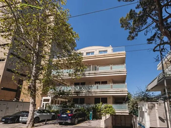 Appartamento trilocale in vendita in Via Milano, Riccione