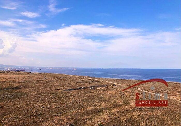 Appartamento trilocale in vendita in Via Nanna, Siracusa