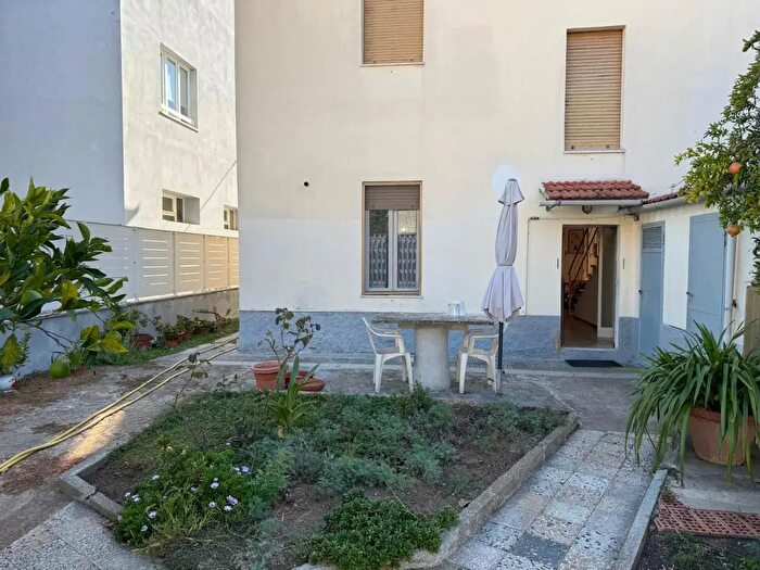 Casa con 6 locali in vendita in Via Rossini, Follonica