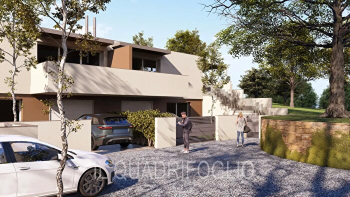 Casa con 5 locali in vendita in Longiano